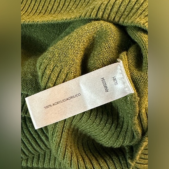 CAROLYN TAYLOR Cowlneck, Button Sleeve, Long Length Sweater, Green - Picture 8 of 11